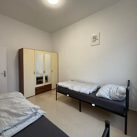 Monteurswohnung Bei Koeln,duesseldorf Wlan, Parkplatz, Kueche * ليفركوزن