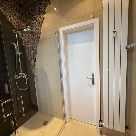 Monteurswohnung Bei Koeln,duesseldorf Wlan, Parkplatz, Kueche شقة ليفركوزن