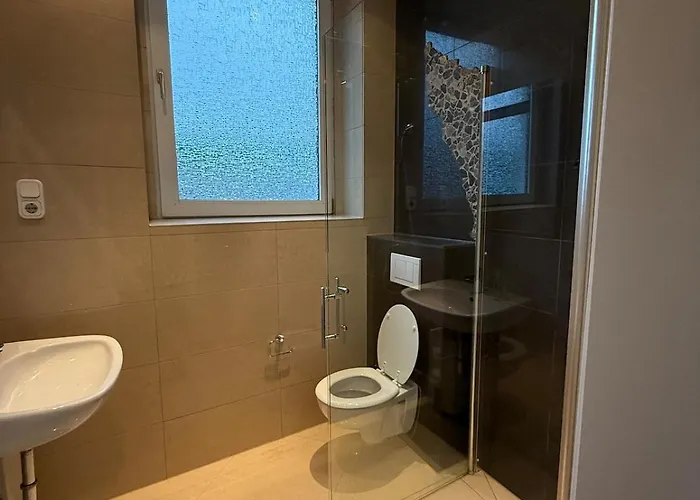 Monteurswohnung Bei Koeln,duesseldorf Wlan, Parkplatz, Kueche