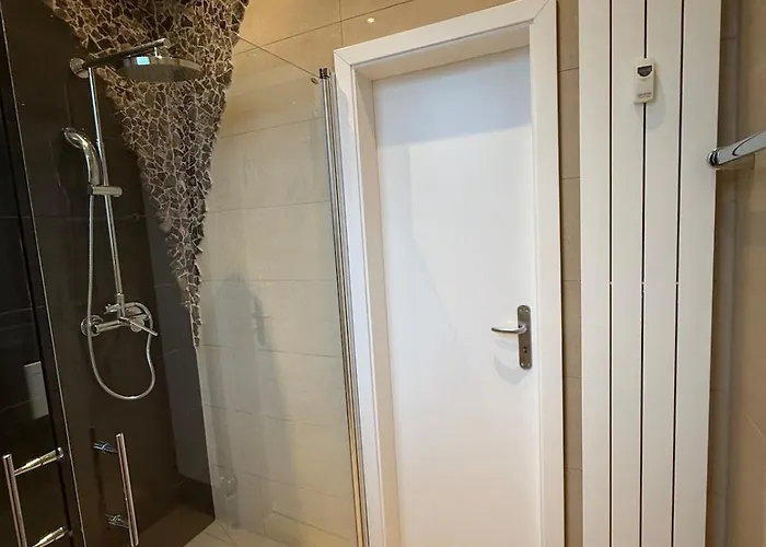 Monteurswohnung Bei Koeln,duesseldorf Wlan, Parkplatz, Kueche 公寓 勒沃库森